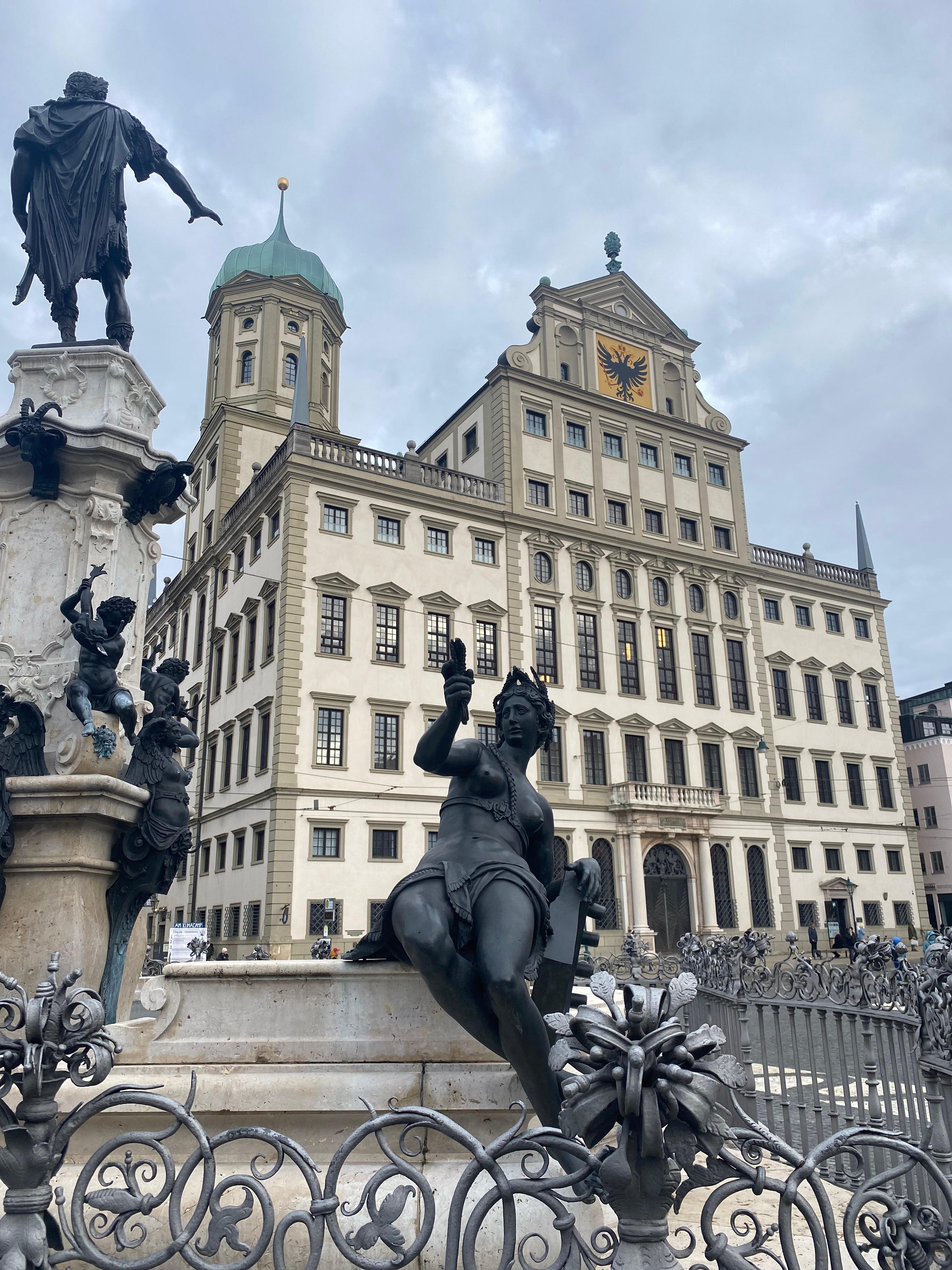 Rathausplatz with Perlachturm and bronze fountain